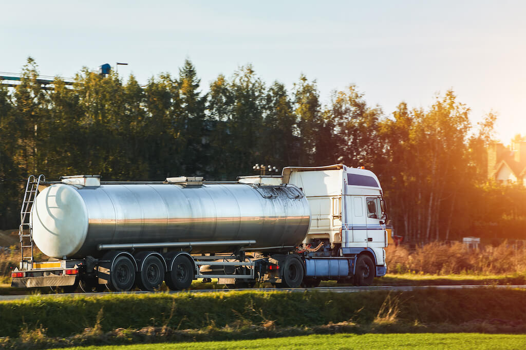 Przekształcenie spółki a zachowanie koncesji i licencji w branży paliwowej i transportowej