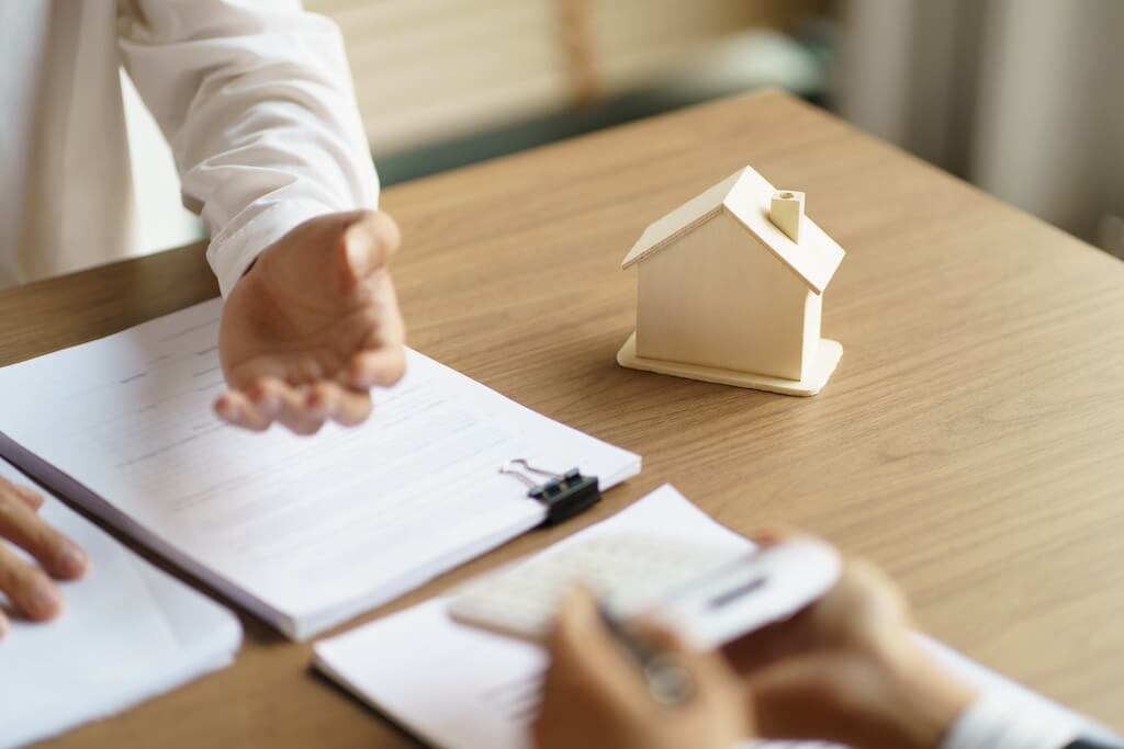 Czy wspólnik może wynająć od własnej spółki lokal, pułapki prawne i bezpieczne rozwiązania